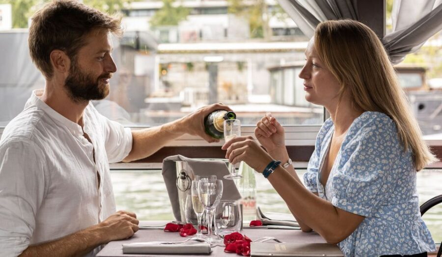 Paris: Early Evening Dinner Cruise on the River Seine - The Dinner Plan: Classic French 3 Courses That Actually Make Sense
