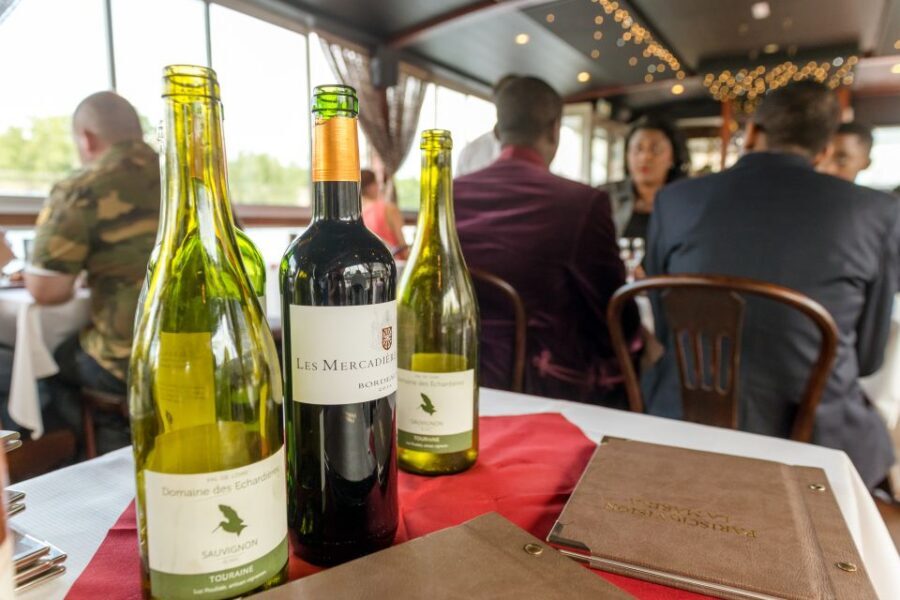 Paris: Early Evening Dinner Cruise on the River Seine - Who This Cruise Is Best For (And Who Might Feel Shortchanged)