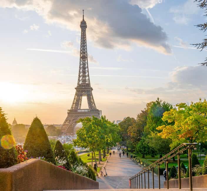 Paris: Eiffel Tower 2nd Floor or Summit Access - The host-led intro: construction stories you can actually use
