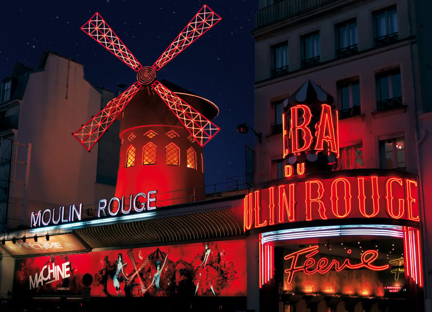 Paris: Eiffel Tower Dinner Cruise with a Moulin Rouge Show - Moulin Rouge Féerie Revue: The Show, Your Seat, and the Atmosphere