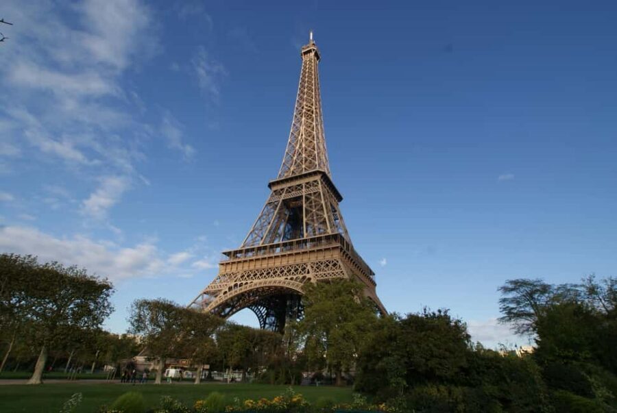 Paris: Eiffel Tower Elevator 2nd Level and Summit Access - Timing, Security Lines, and Crowd Reality