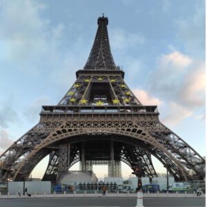 Paris: Eiffel Tower Entry Ticket with Optional Summit Access - Host escort to the 2nd floor: what the orientation actually covers