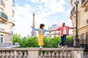 Paris: Eiffel Tower Photo Shoot - The 30-minute flow: what happens once you’re standing there