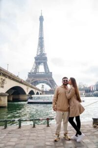 Paris: Eiffel Tower Photoshoot with a Professional - Where the shoot happens: meeting by the Eiffel Tower and moving to photo spots