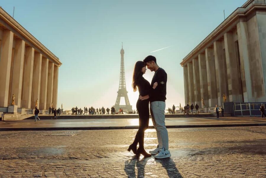 Paris: Eiffel Tower Street Photoshoot - Key things you’ll care about