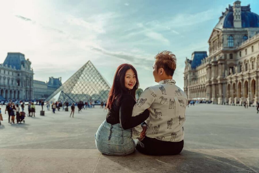 Paris: Eiffel Tower Street Photoshoot - Best For: Couples, Families, Teens, and People Who Hate Photos