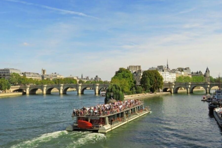 Paris: Eiffel Tower Summit Floor Ticket & Seine River Cruise - Audio guide in 14 languages: helpful facts, not a replacement for wandering