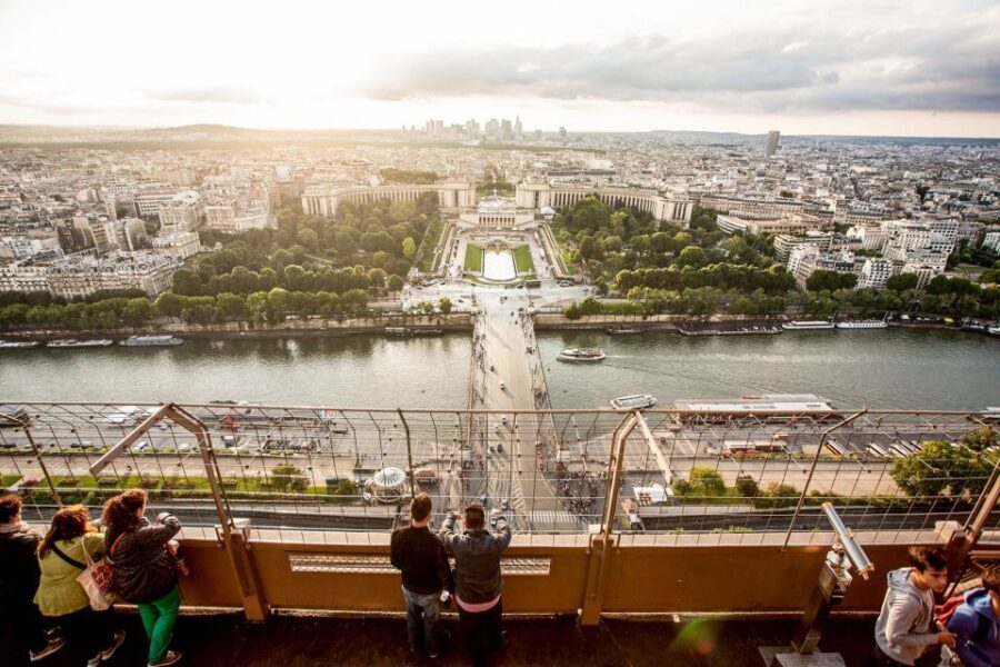 Paris: Eiffel Tower Summit or Second Floor Access - Meeting point and timing: the part that saves your sanity