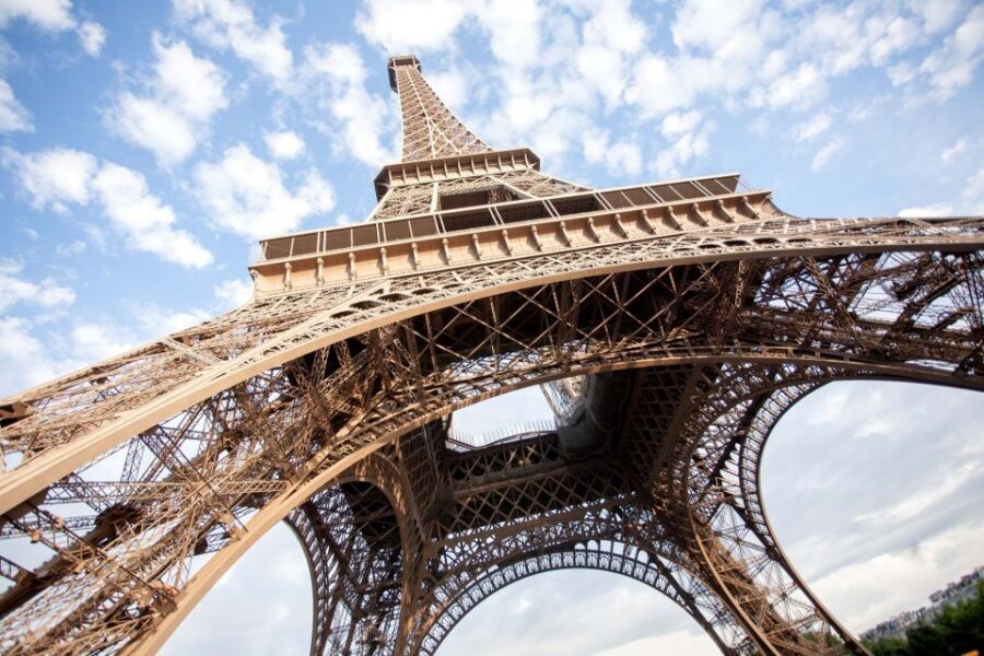 Paris: Eiffel Tower Tickets and City Bus Tour - The interactive audio elements: 3D/2D/360 and a fun little treasure hunt