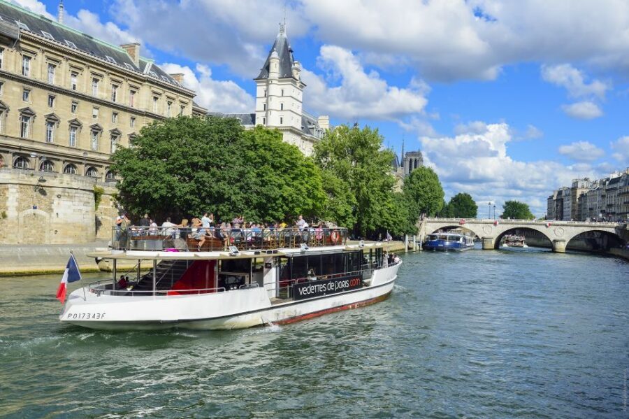 Paris: Eiffel Tower Tour & Seine River Cruise Tour - Price vs Value: What $63 Really Buys You Here