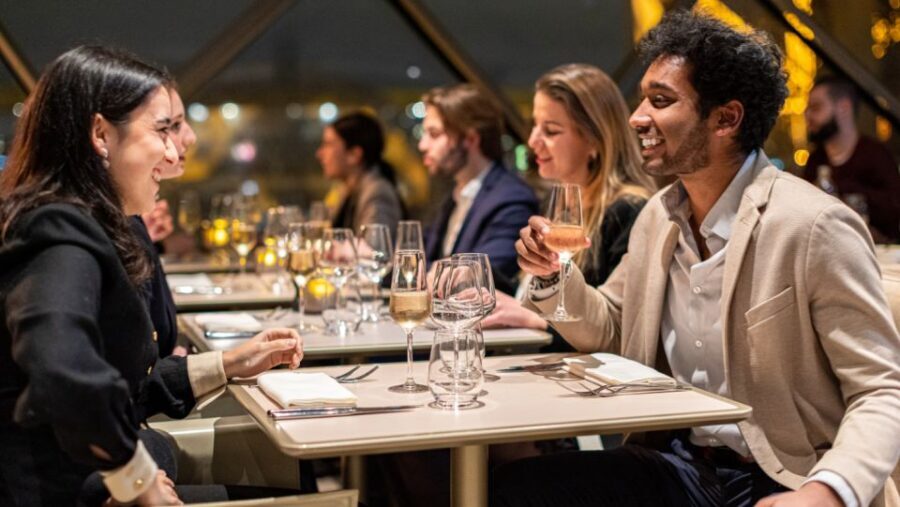 Paris: Elegant Dinner with Drinks in the Eiffel Tower - Key things that make this dinner work