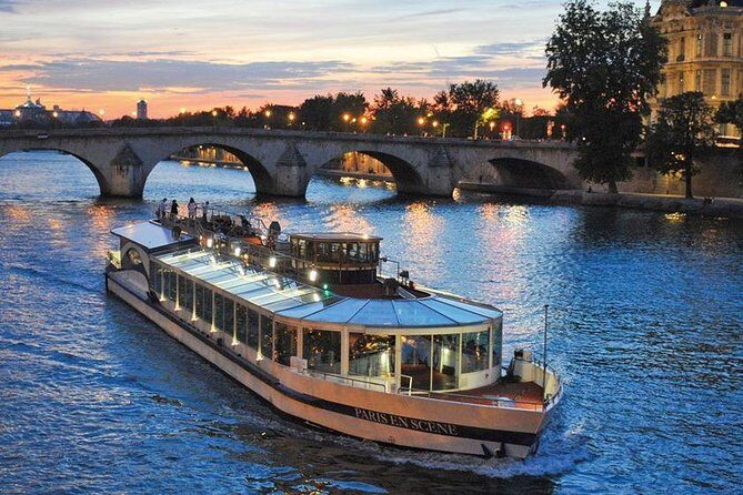 Paris en Scene 3 Course Seine River Dinner Cruise - Why a Seine dinner cruise feels different in Paris