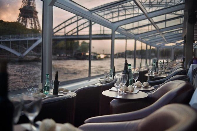 Paris en Scene 3 Course Seine River Dinner Cruise - Getting to Pont de Bir-Hakeim: the meeting point that helps