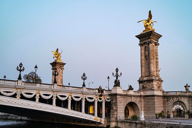 Paris en Scene 3 Course Seine River Dinner Cruise - Service, atmosphere, and the little extras