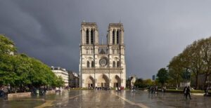 Paris: Eternal Notre-Dame VR Experience Ticket - Finding Eternal Notre-Dame Under La Défense (No, it’s not at the cathedral square)