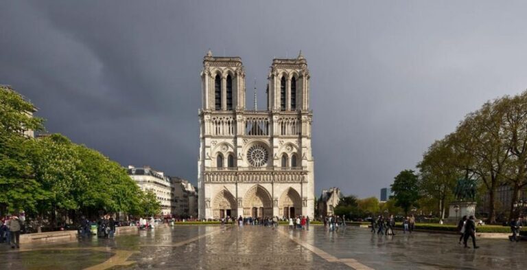 Paris: Eternal Notre-Dame VR Experience Ticket - Finding Eternal Notre-Dame Under La Défense (No, it’s not at the cathedral square)