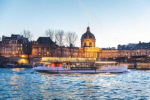 Paris: Evening River Cruise with Music - The exact boarding area: Port de Suffren and those red-blue-big flags