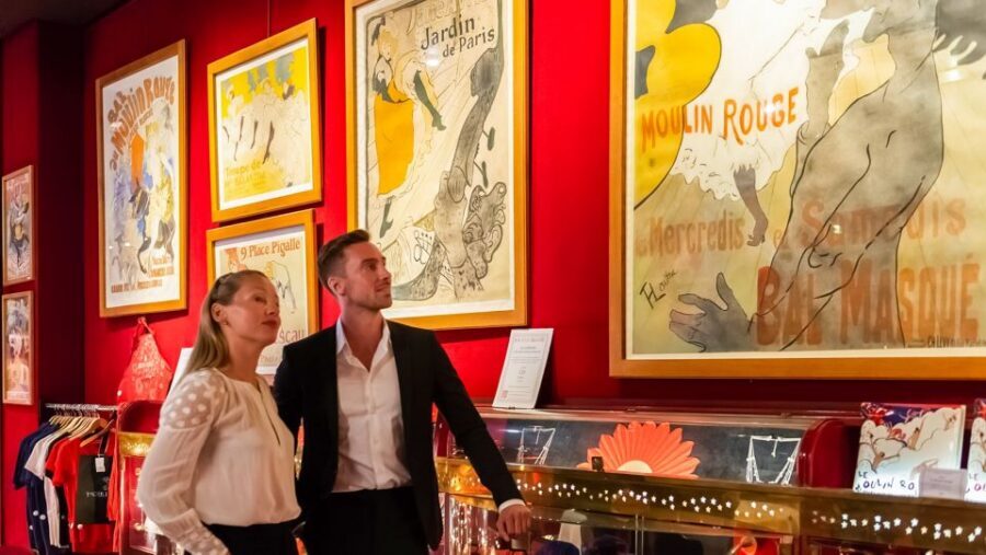 Paris: Evening Sightseeing Tour and Moulin Rouge Show - Getting to Moulin Rouge on Schedule: Lines, Dress Rules, and the Cloakroom