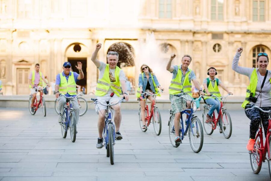 Paris Evening Snapshot Bike Tour - Bike, Helmet, and What You Should Bring (Comfort Wins)