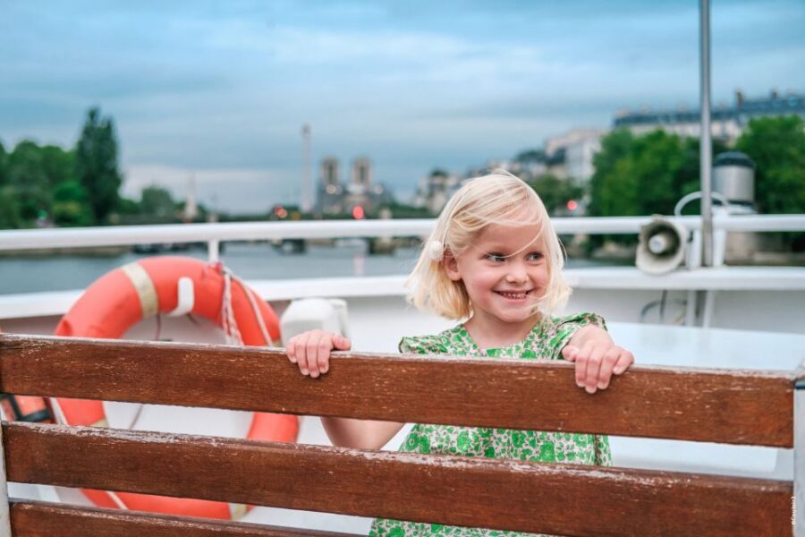 Paris: Family-Friendly River Seine Guided Cruise - The Route Feel: Monuments and Bridges Along the Seine