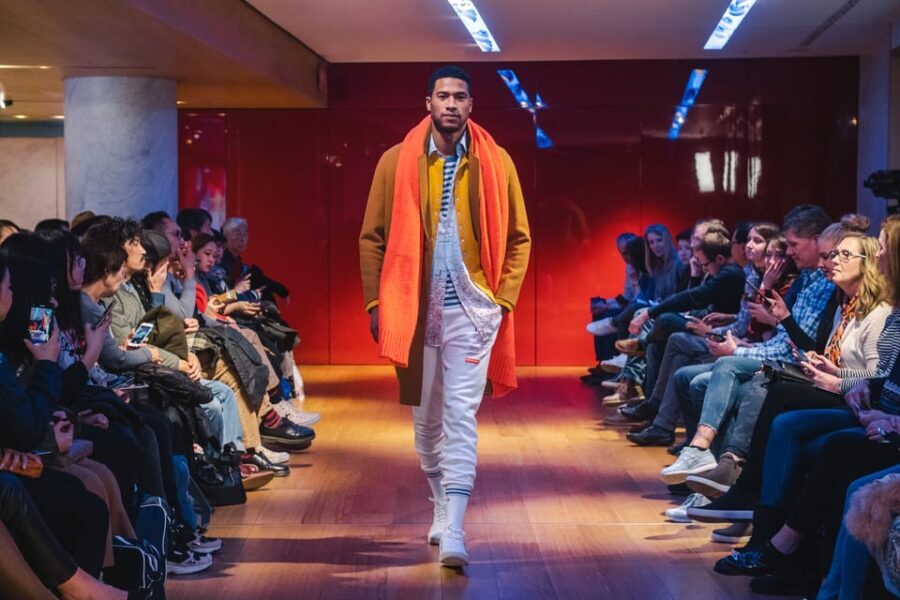 Paris: Fashion Show at Galeries Lafayette Haussmann - Seats, lines, and the packed-house reality