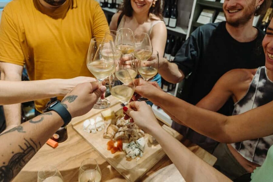Paris: Food and Wine Tasting Walking Tour in Le Marais - Price and value: what $113 buys in Paris terms