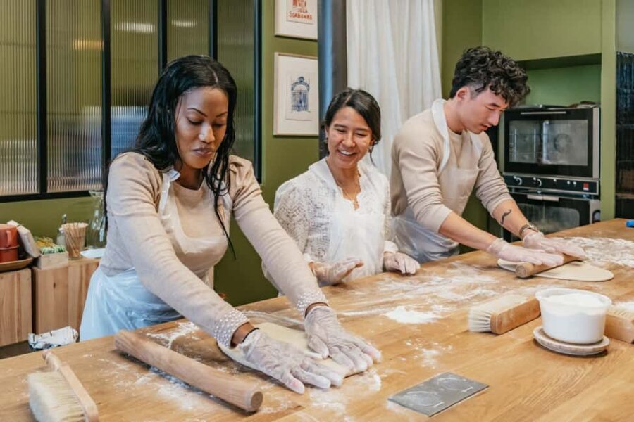 Paris: French Croissant Baking Class with a Chef - Your 150 Minutes: How the Croissant Class Unfolds