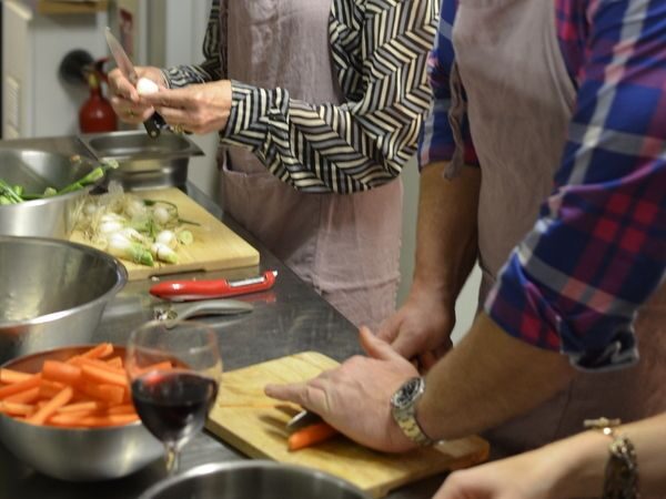 Paris: Full-Day Cooking Class, Market Tour and Lunch - Who this class suits best
