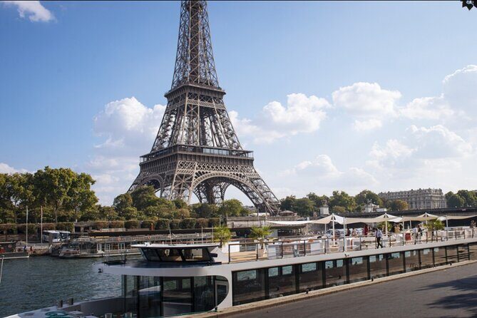 Paris Gourmet Dinner Seine River Cruise with Singer and DJ Set - The dinner: what’s included and what you should expect