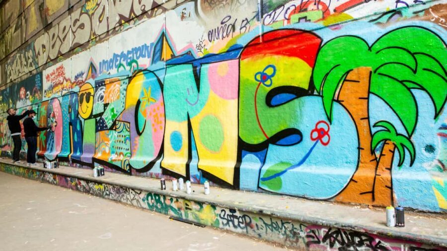 Paris: Graffiti and Street Art Workshop - The Real Learning: spray technique for cleaner lines