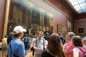 Paris: Guided Tour of the Must-Sees of the Louvre Museum - Tickets and headsets: why this tour saves time even before art