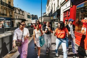 Paris: Hidden Gems of Montmartre with Local Guide - Meeting outside Blanche: quick start, real momentum