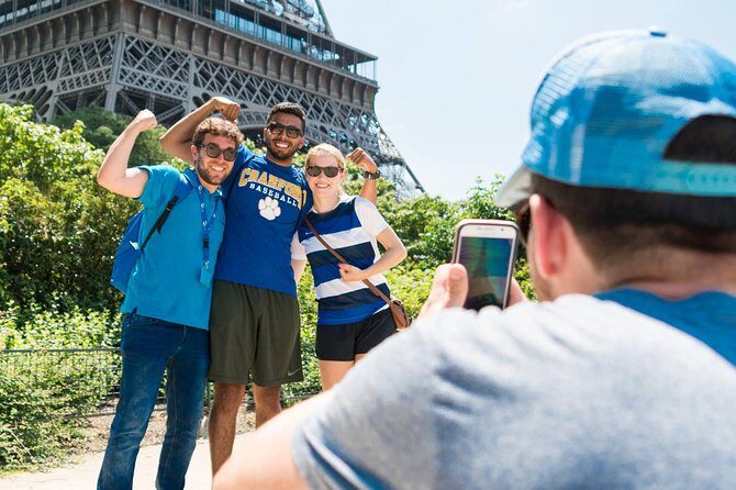Paris Highlights Bike Tour: Eiffel Tower, Louvre and Notre-Dame - Louvre Museum: Seeing It Up Close Without the Full Day Inside
