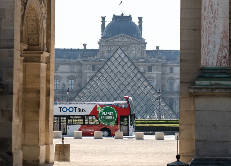 Paris: Hop-on Hop-off Bus Tour & Seine Cruise Bundle Tour - Eiffel Tower to Pont Alexandre III: where the bus makes sense and where to expect crowds