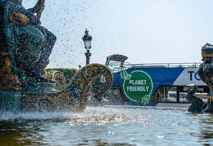 Paris: Hop-on Hop-off Bus Tour & Seine Cruise Bundle Tour - The app, the audio, and the headphones habit that helps