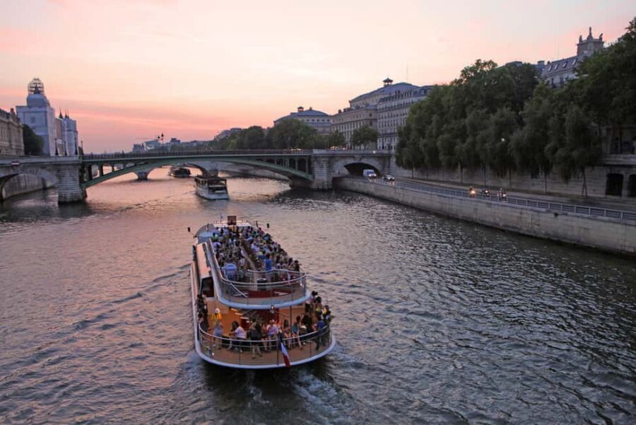Paris: Hop-on Hop-off Bus Tour & Seine Cruise Bundle Tour - Getting your Paris map: Opéra, Louvre, Notre-Dame, and the Latin Quarter area