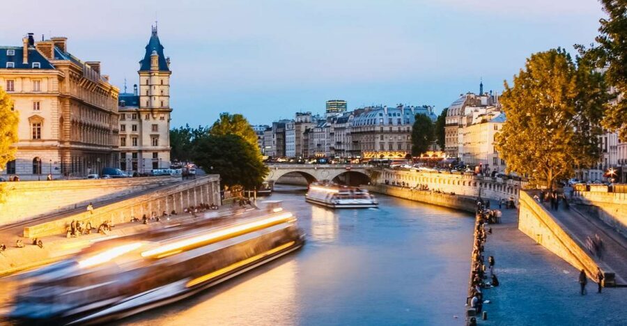 Paris: Illuminated Evening River Cruise & Waffle Tasting - Glass-enclosed lower deck vs open-air upper deck (and how it affects your photos)