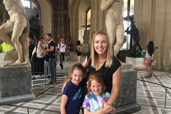 Paris Kids and Families Private Louvre Tour - Meeting at Place du Carrousel and starting without chaos