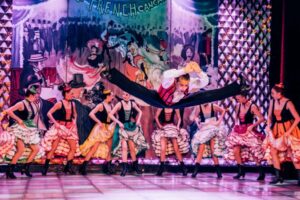 Paris: La Nouvelle Eve Cabaret Show with Champagne - The Champagne start: what’s included and how to plan drinks
