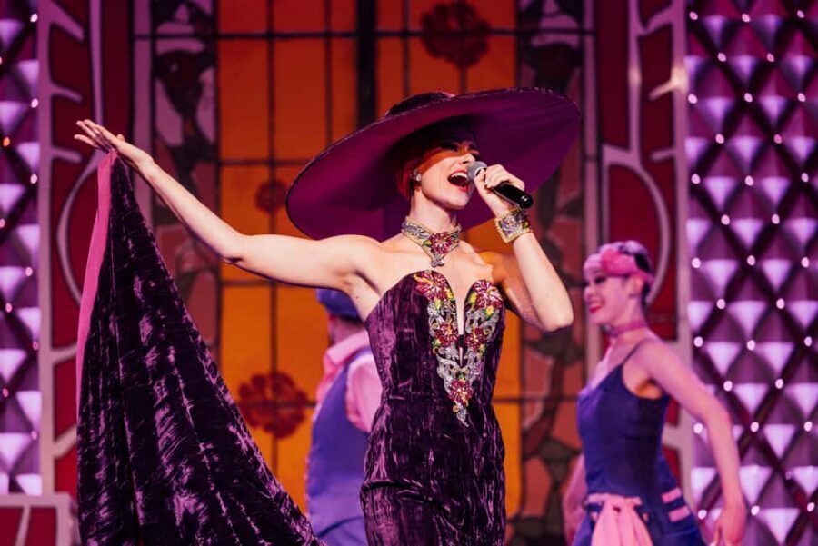 Paris: La Nouvelle Eve Cabaret Show with Champagne - How the show flows: Piaf songs, comedy bits, then the cancan