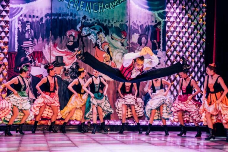 Paris: La Nouvelle Eve Cabaret Show with Champagne - The Champagne start: what’s included and how to plan drinks