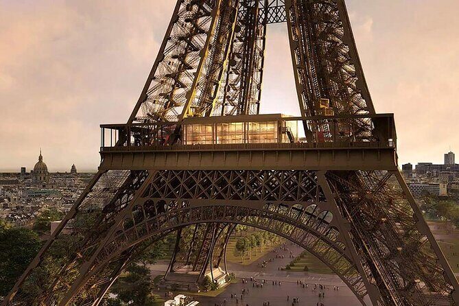 Paris Late Lunch at Eiffel Tower's Madame Brasserie Restaurant - The Eiffel Tower Meal That Changes the Timing Game