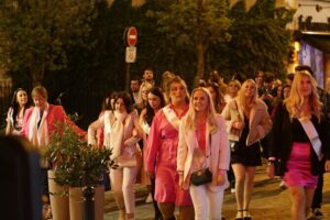 Paris Latin Quarter Pub Crawl Bars and Clubs - The Quick Panthéon Break and the Walk-Bys That Make It Feel Like Paris
