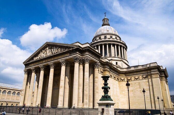 Paris Latin Quarter Pub Crawl Bars and Clubs - Drinks Deals, Bills, and a Reality Check for the Last Mile