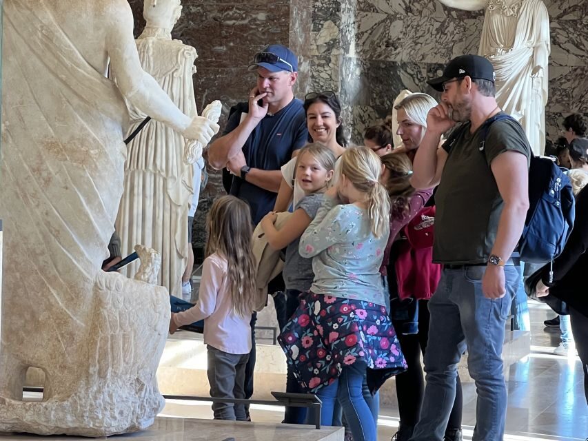 Paris Louvre: 2-Hour Private Tour for Groups or Families - Skip-the-line at the Louvre: what it really changes
