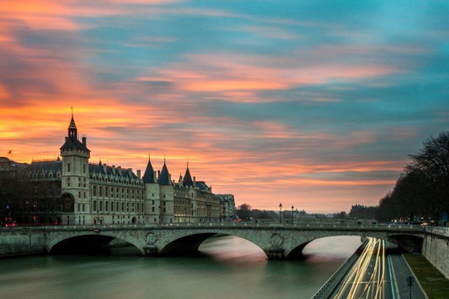 Paris: Louvre Museum Entry Ticket With Host and River Cruise - Quick practical tips for a smoother day