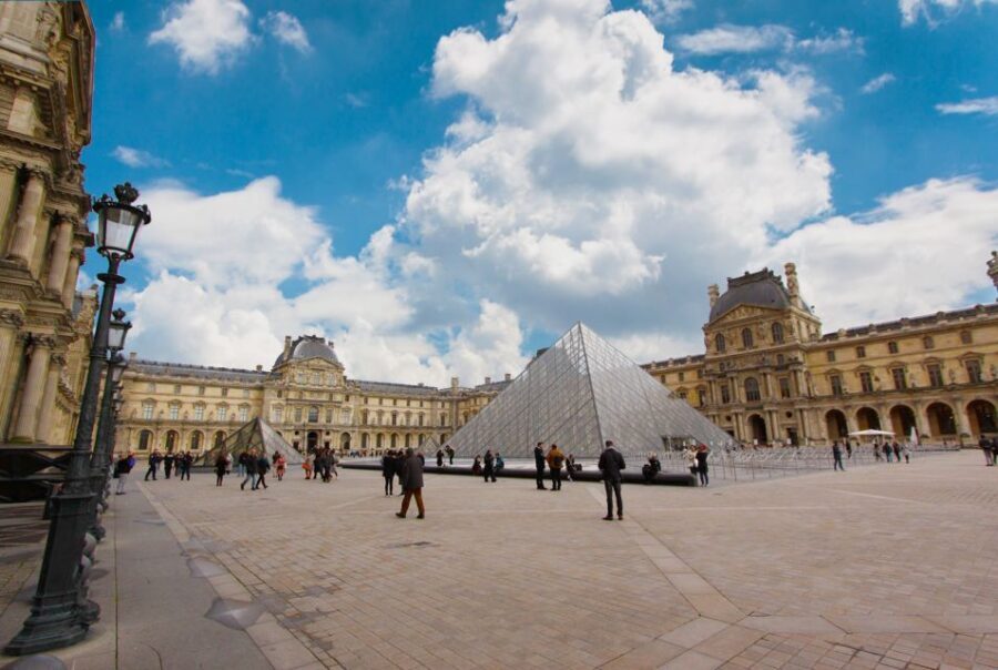 Paris: Louvre Museum Highlights and Mona Lisa Tour - Key highlights worth planning around