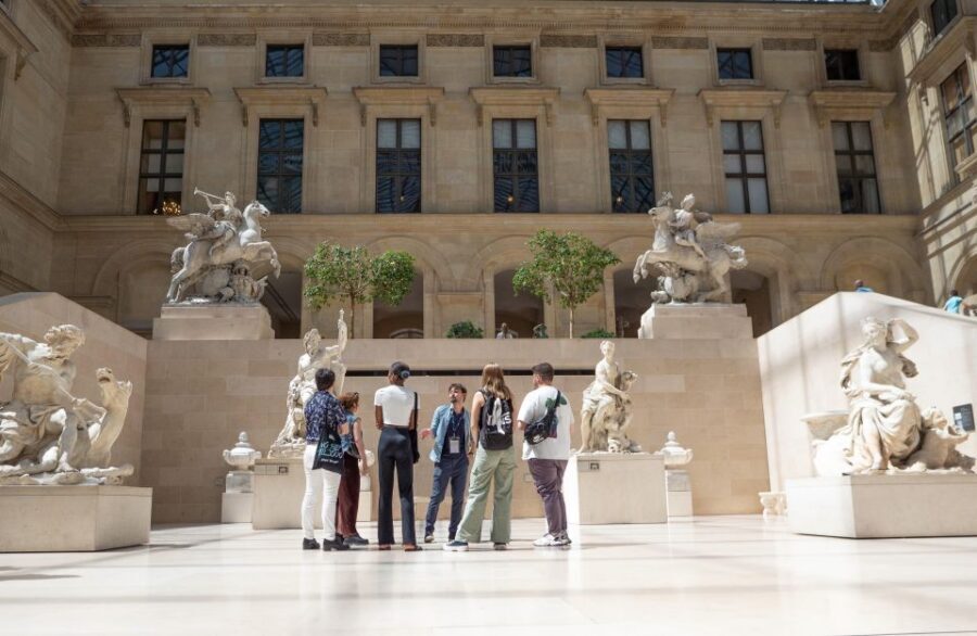 Paris: Louvre Museum Highlights and Mona Lisa Tour - Meet at Arc du Carrousel and get into the Louvre fast