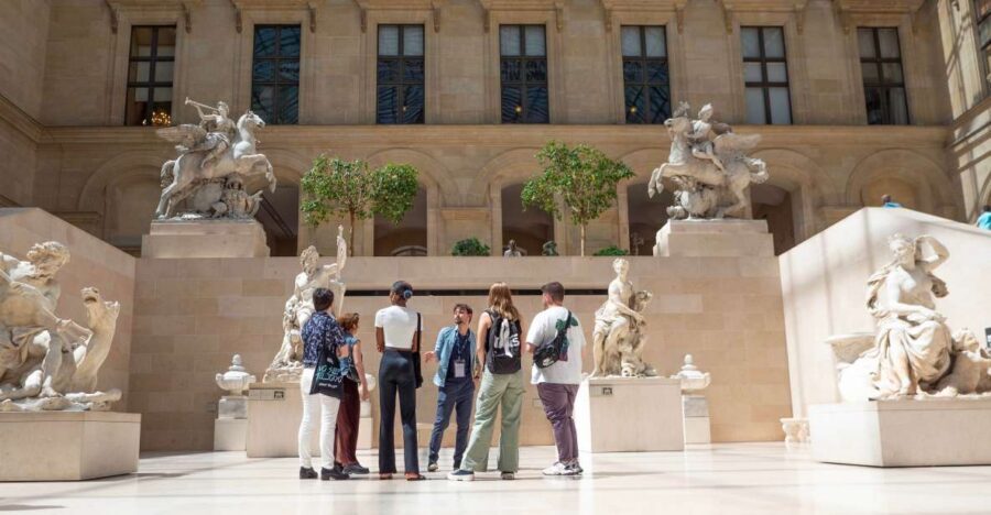 Paris: Louvre Museum Highlights and Mona Lisa Tour - Venus de Milo and Winged Victory: sculpture with real storytelling