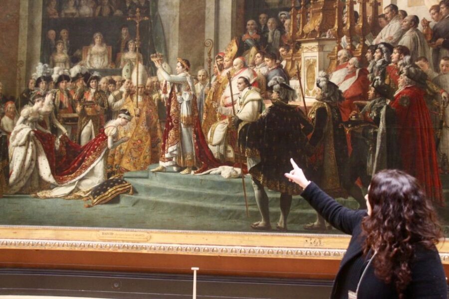 Paris: Louvre Museum Highlights and Mona Lisa Tour - Mona Lisa at the finish line: what to look for besides the hype